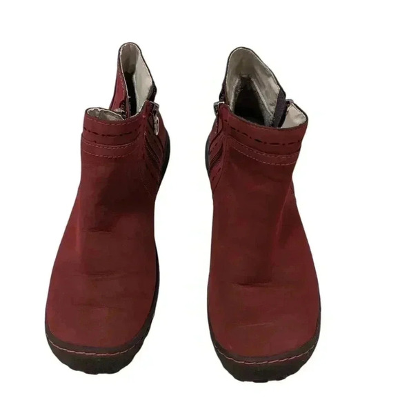 JBU wine (red) color waterproof slip on ankle boot size 6 - Picture 2 of 7